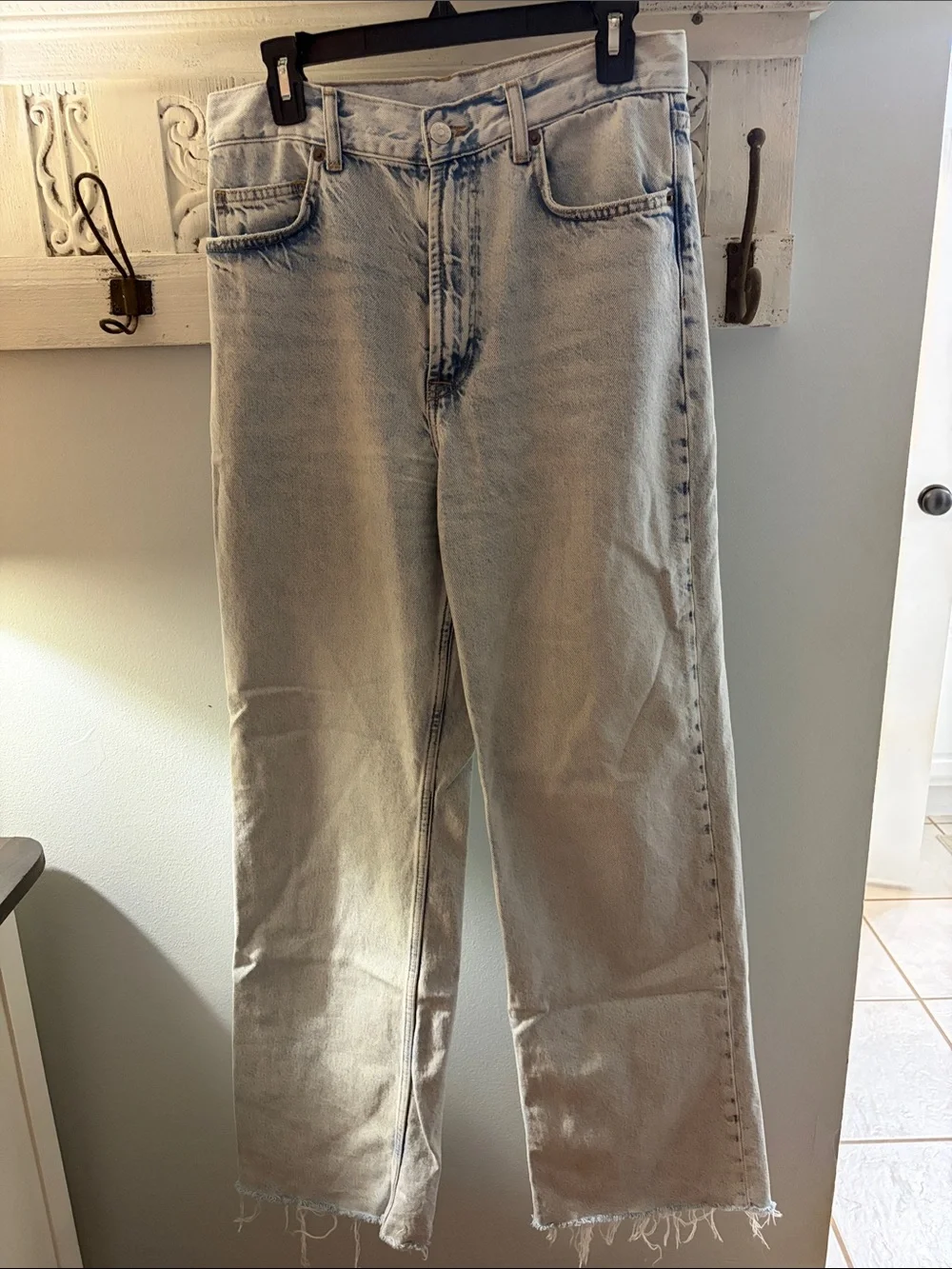 Zara Light Blue Relaxed Jeans. Distressed